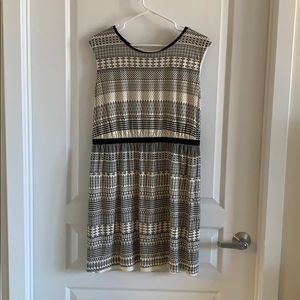 Printed black and white dress